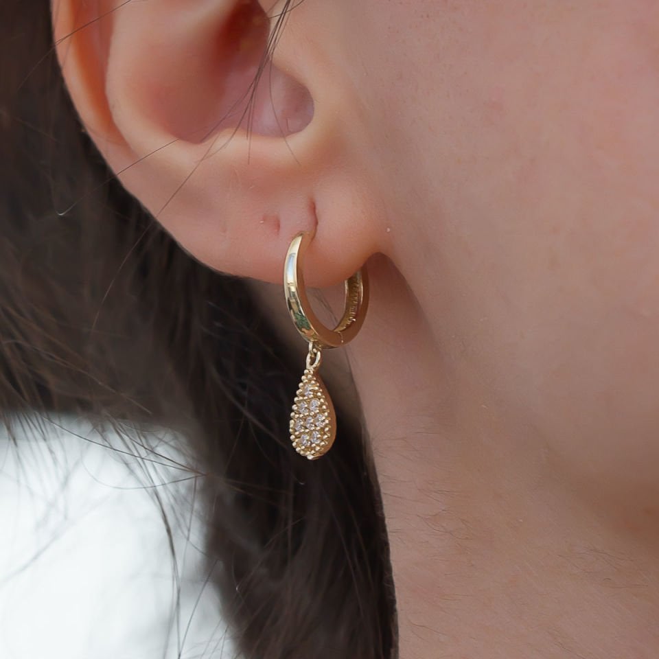 Altın Taşlı Damla Küpe