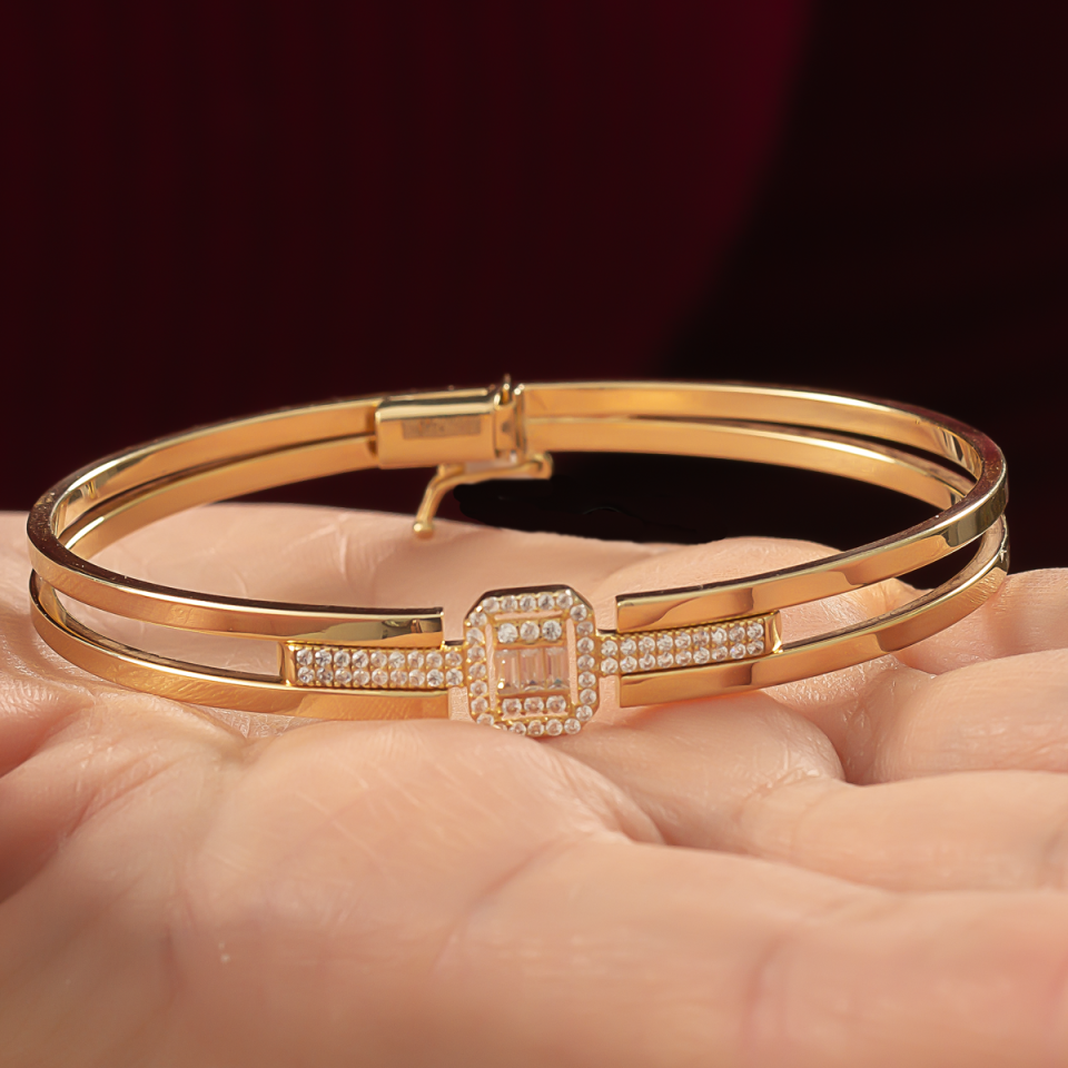 Altın Baget Taşlı Kelepçe 6TEK735