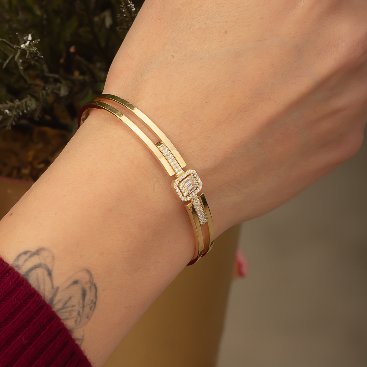 Altın Baget Taşlı Kelepçe 6TEK735