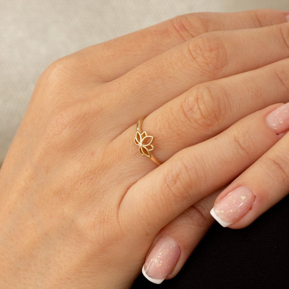 Altın Lotus Yüzük