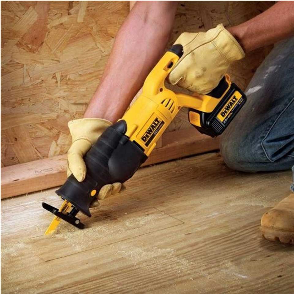 Dewalt DCS380M2 Tilki Kuyruğu Testere Makinesi Li-ion 18W 2x4.0Ah (Set)