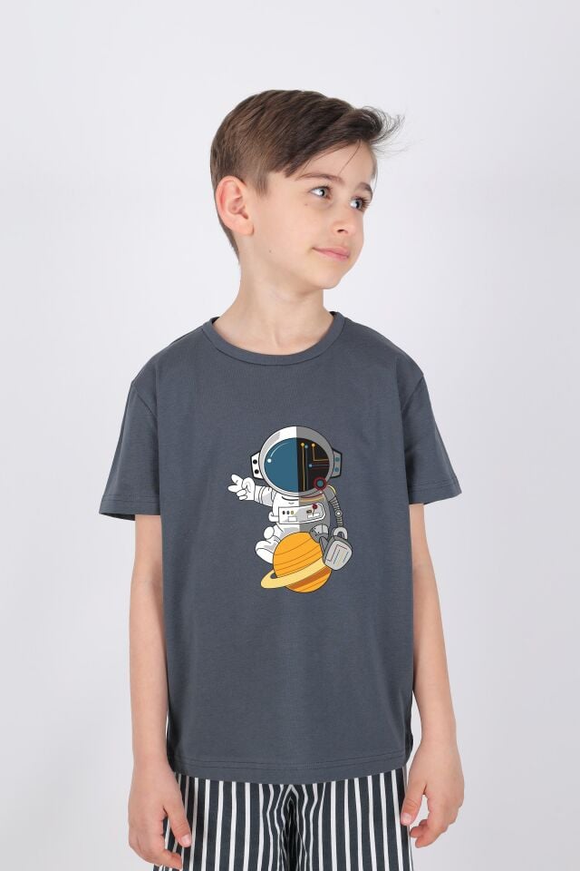 Erkek Çocuk Pamuklu Kısa Kollu Üst Astronot Baskılı Alt Çizgili Şortlu Takım 7-8 Yaş - Füme - Beyaz