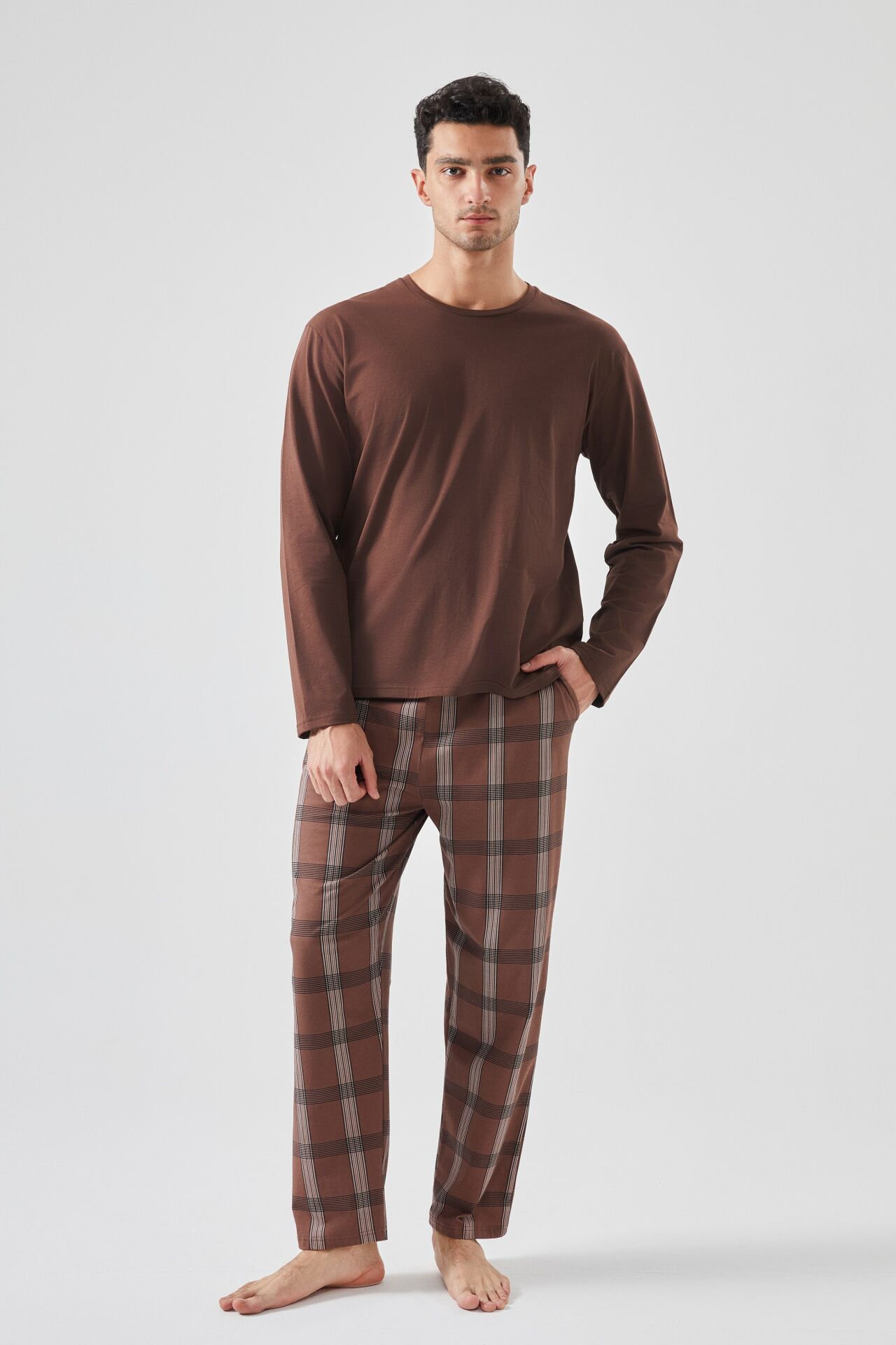 Erkek Pamuklu Uzun Kollu Ekose Desenli Pijama Takımı Kahverengi - L