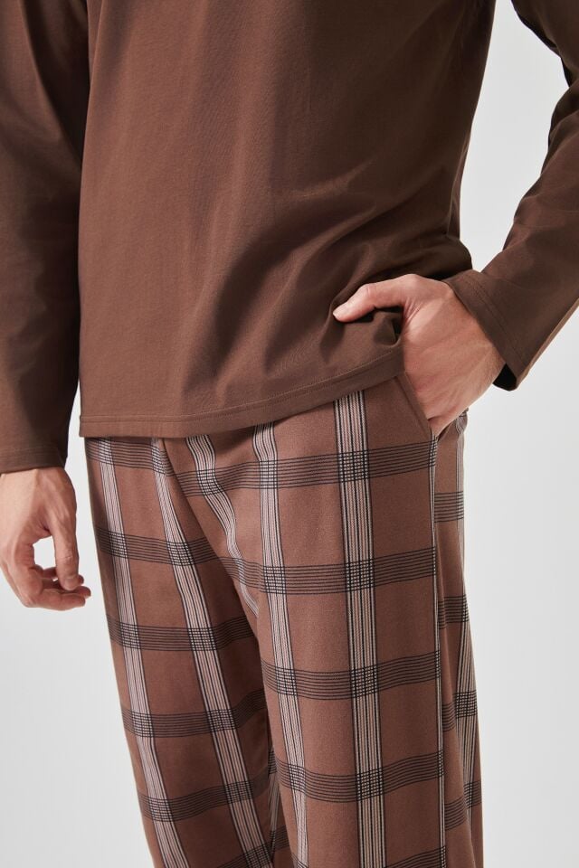 Erkek Pamuklu Uzun Kollu Ekose Desenli Pijama Takımı Kahverengi - L