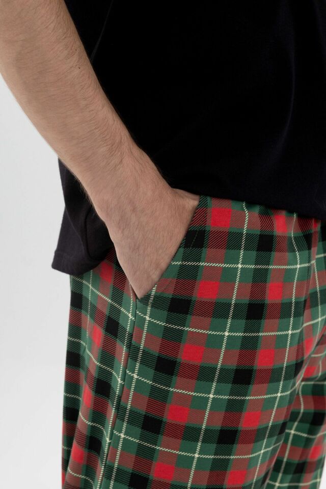 Erkek Kısa Kollu Pamuklu Ön Cep Detaylı Yeşil - Kırmızı Ekose Desenli Pijama Takımı Siyah - Yeşil - Kırmızı - S