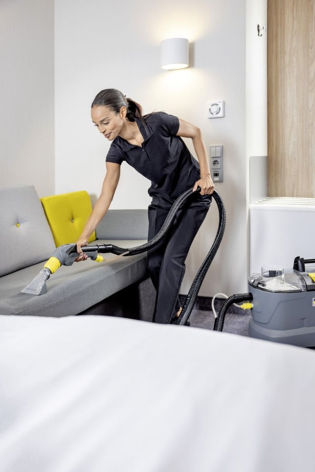 Karcher Puzzi 10/1 Edition 1250 W Profesyonel Halı Ve Koltuk Yıkama Makinesi *EU