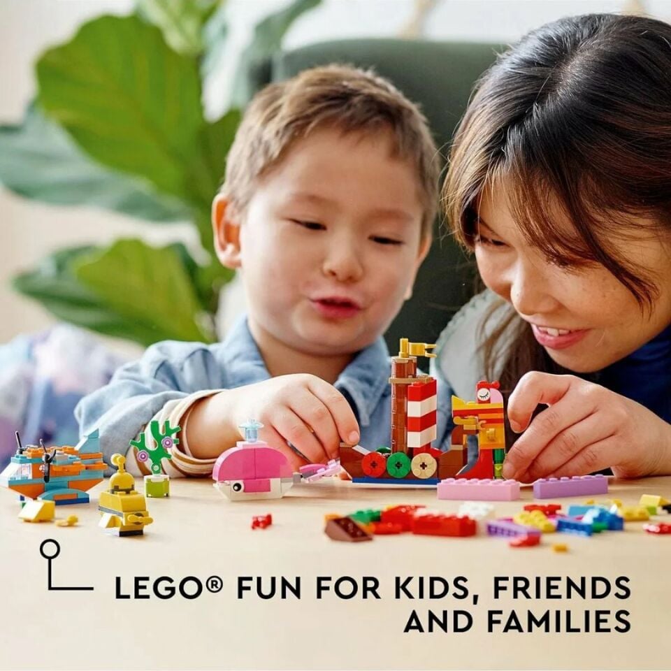 Lego 333 Parça Classic Yaratıcı Okyanus Eğlencesi - Mavi Su Dünyası