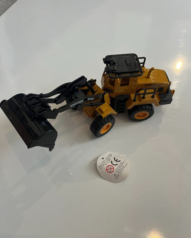 Sürtmeli İş Makinaları Kepçe Çevirmeli Ön Tekerler 24 x 9 Cm