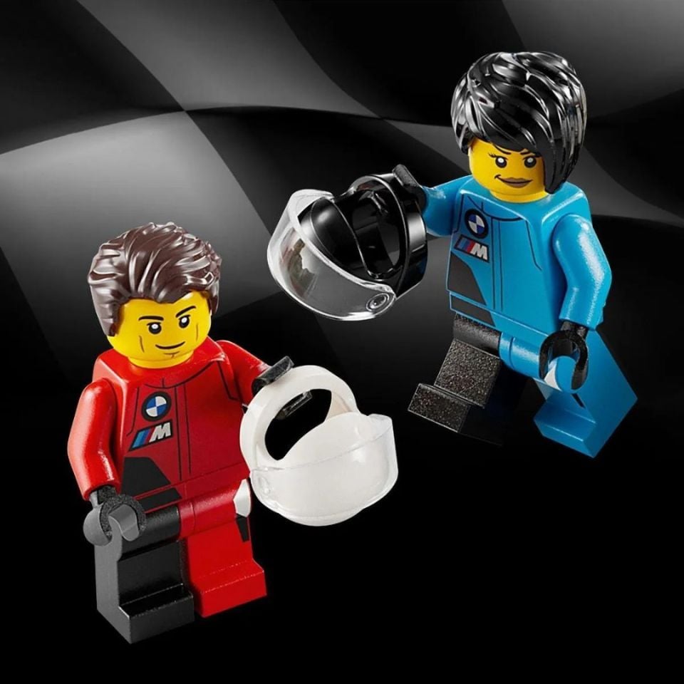 Lego 676 Parça Speed Champions BMW M4 GT3 ve BMW M Hybrid V8 Yarış Arabaları - Mavi Su Dünyası