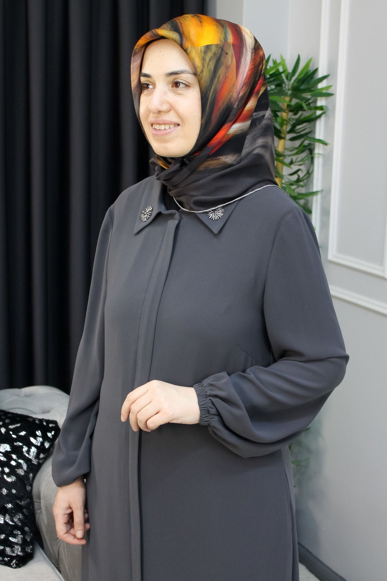 MUSAB Yakası Taş Detaylı Ferace 50 - Siyah
