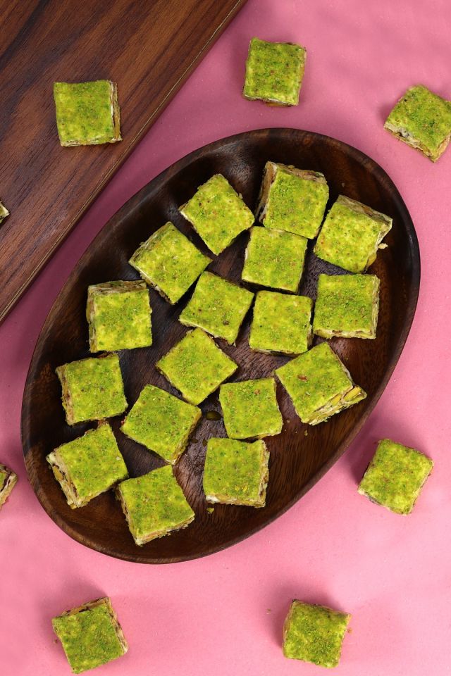 LOKUM BAKLAVA TOZ FISTIKLI ÇİKOLATALI 275 Gram