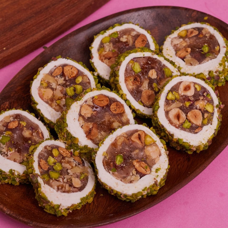 Sarma Lokum  Fıstık Kaplamalı