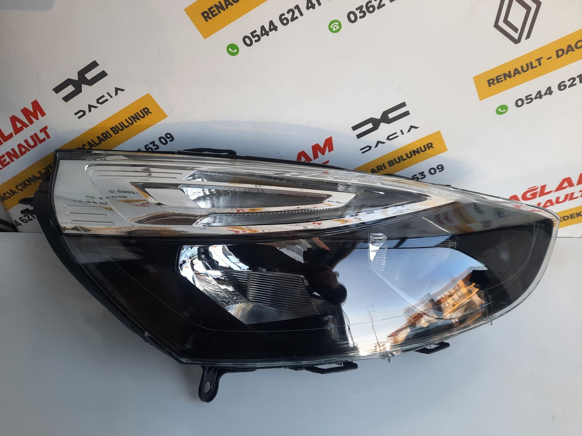 Clio 4 16-20 Sıfır İthal Sağ Far 260103421R