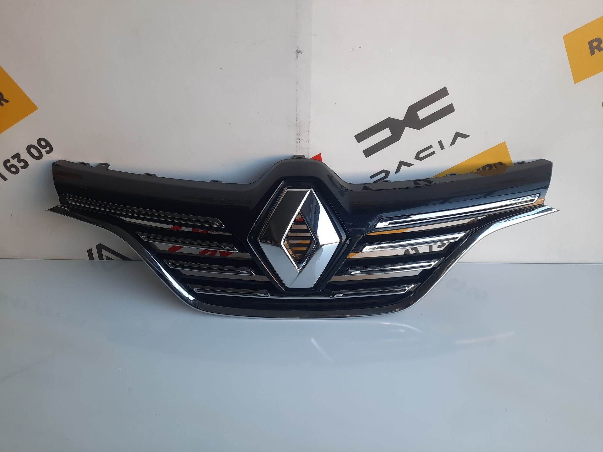Megane 4 Icon 16-20 Faz 1 Sıfır İthal Ön Panjur Komple 622566801R