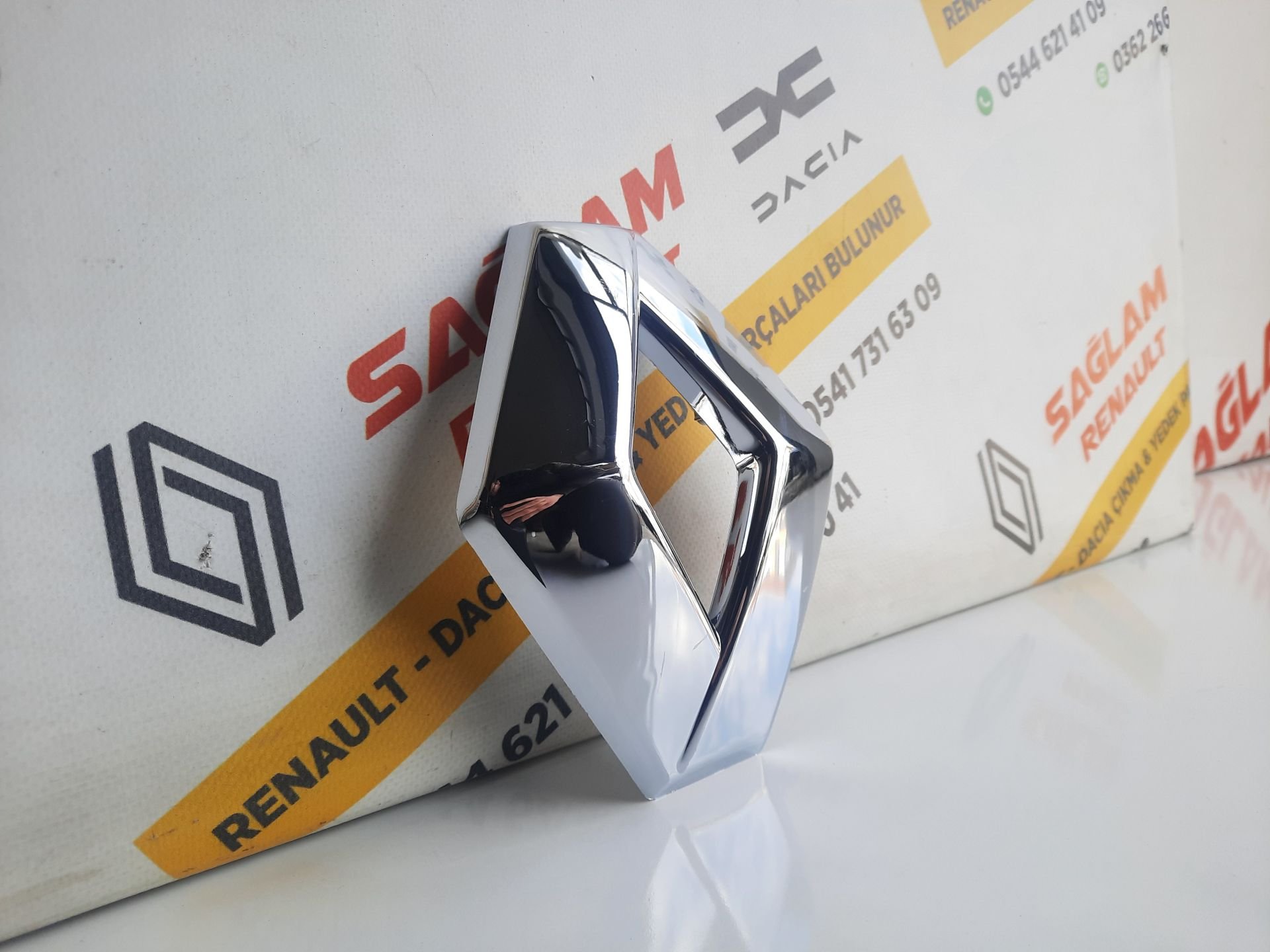 Fluence Clio Symbol Orijinal Sıfır Panjur Arması 628909470R