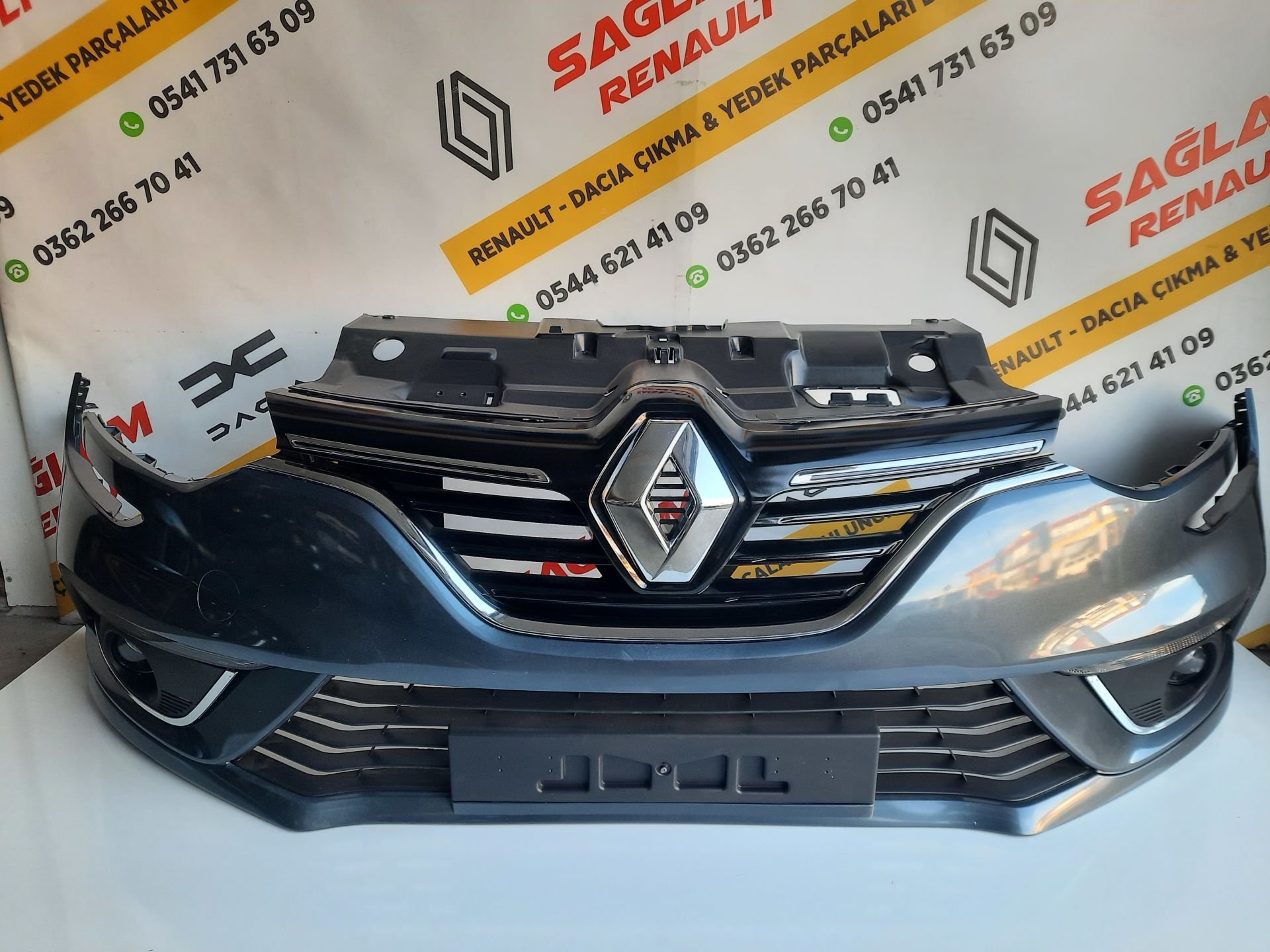 Megane 4 16-20 Full Dolu Sıfır İthal Titanyum Gri Ön Tampon 620226317R