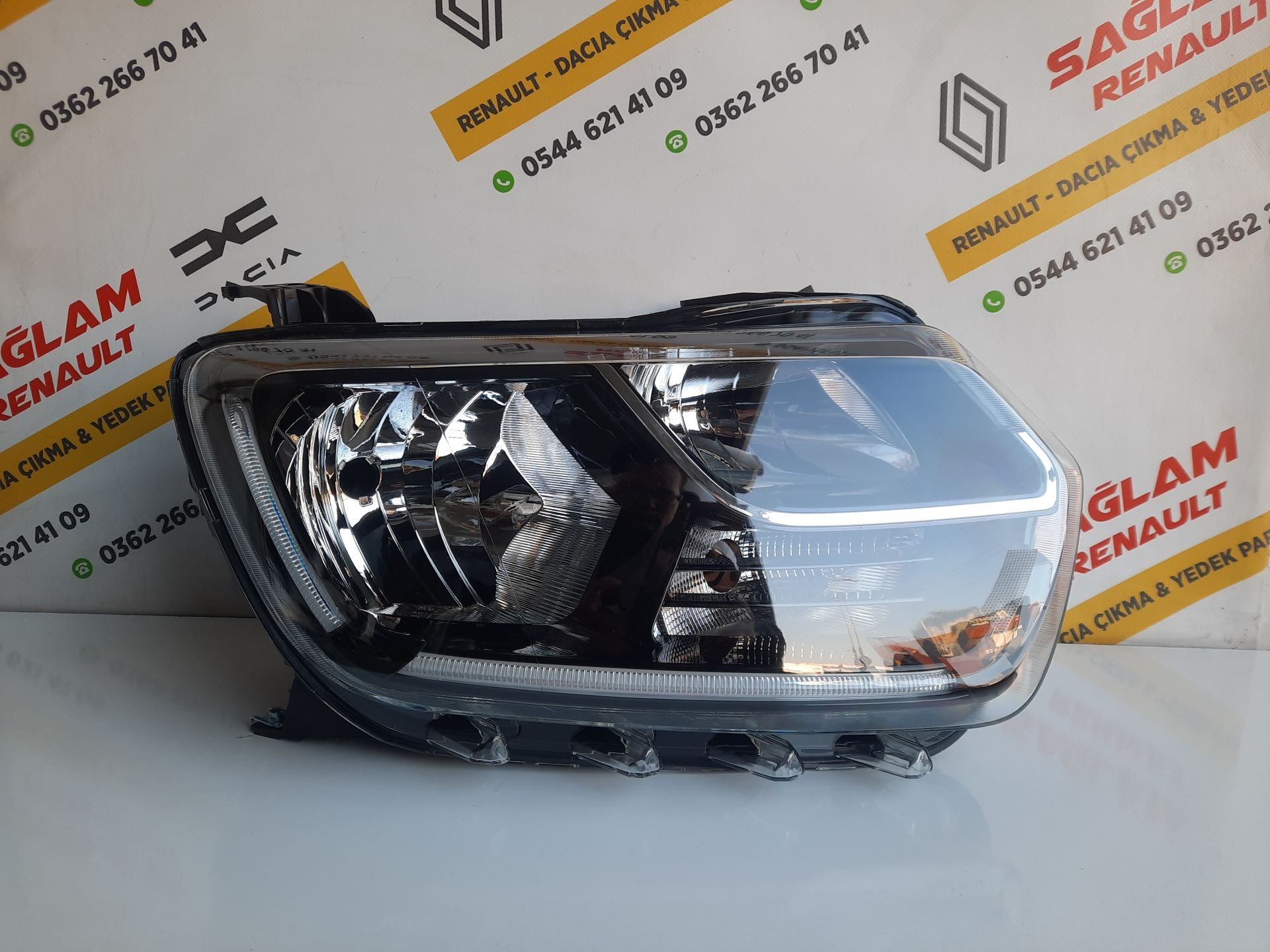 Duster 2 18-21 Sıfır Sağ Far 260101133R Ayfar - 404526