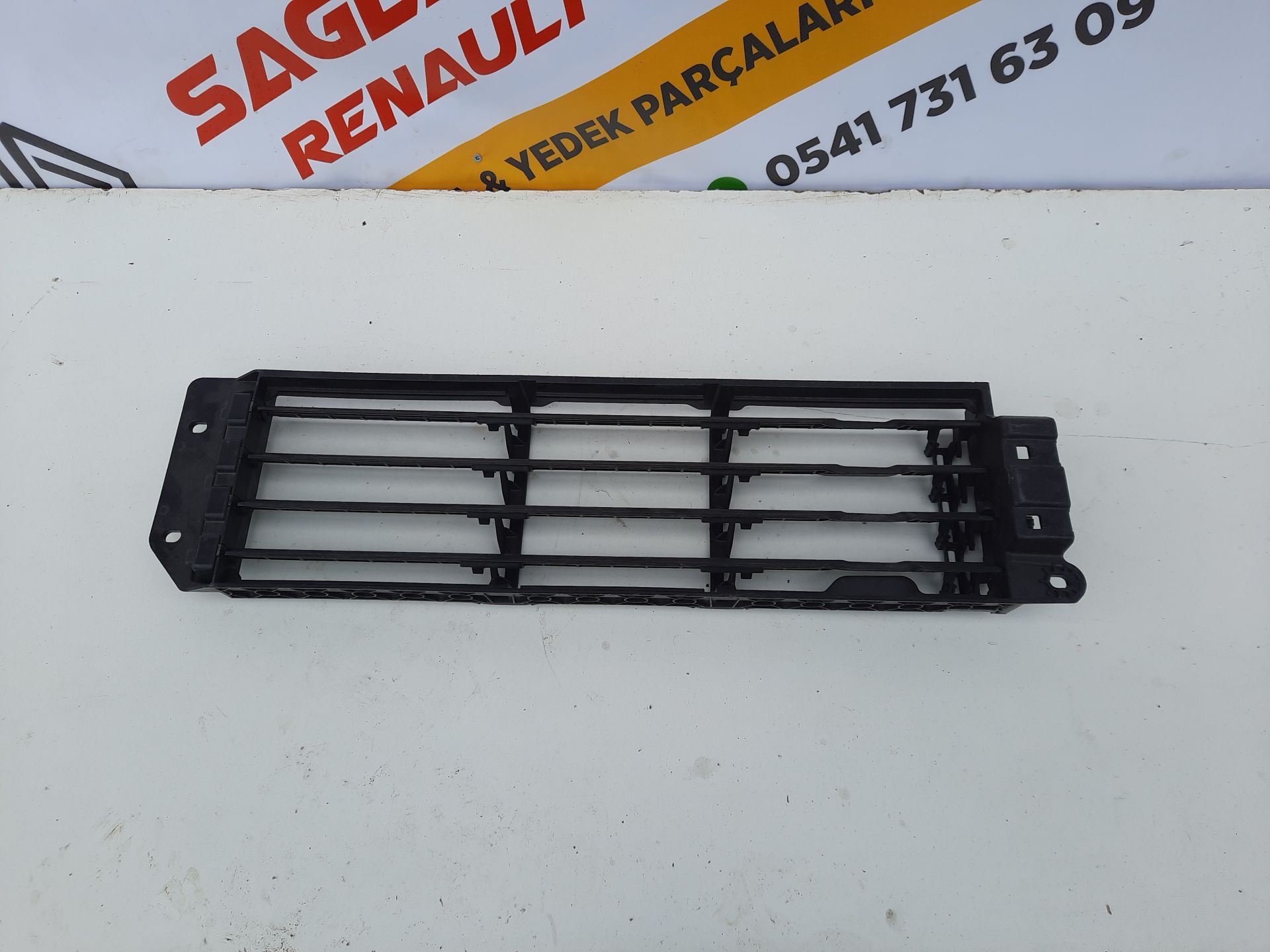 Clio 5 Ön Tampon Hava Yönlendirici Izgara Paneli 214F68290R