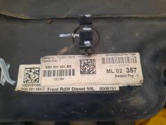 Passat B8 Benzin Deposu Çıkma 3Q0201055