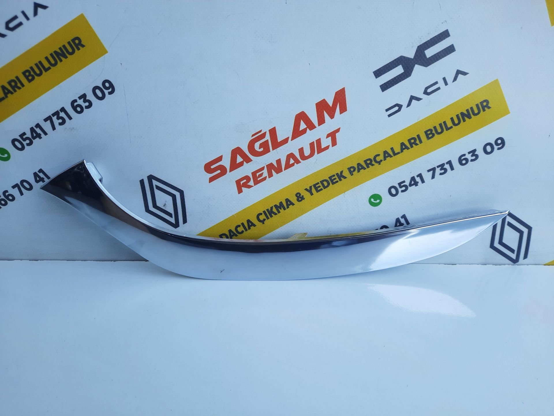 Clio 4 12-16 Sıfır İthal Sol Far Alt Çıtası Far Kaşı Nikelajlı Krom 260E03800R 1438-2348A