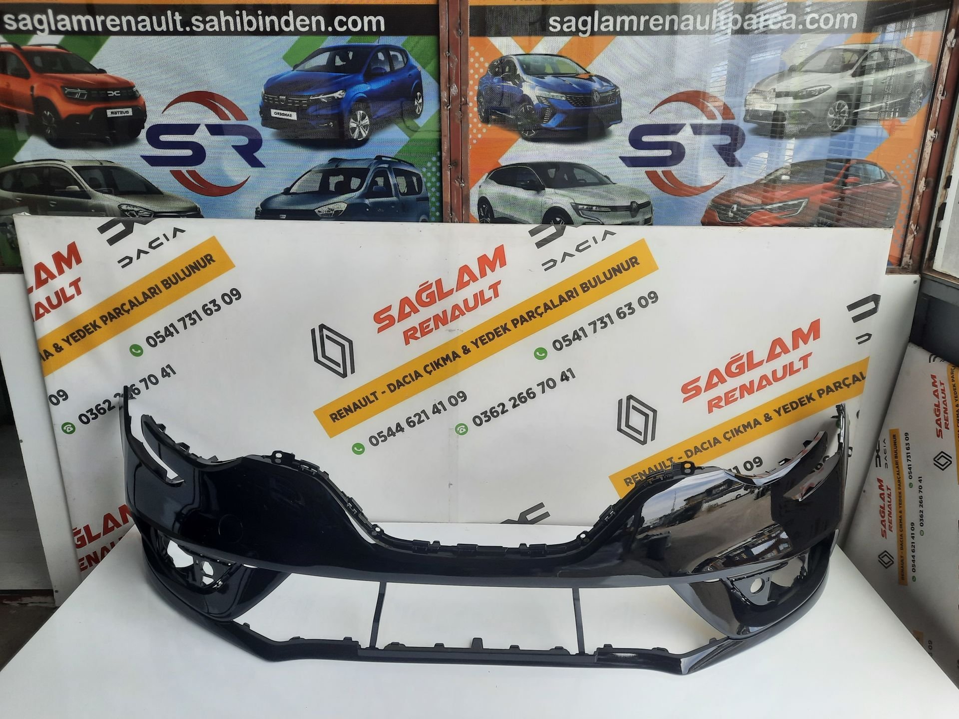 Megane 4 16-20 Sıfır İthal Siyah Ön Tampon 620226317R
