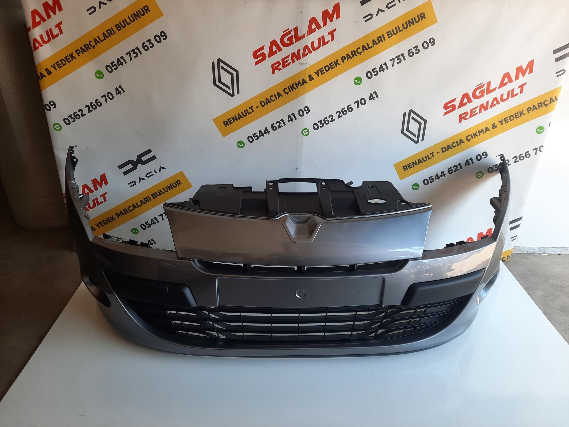 Megane 3 2010-2011 Sıfır Dolu Ön Tampon Gri 8671095678 Phira