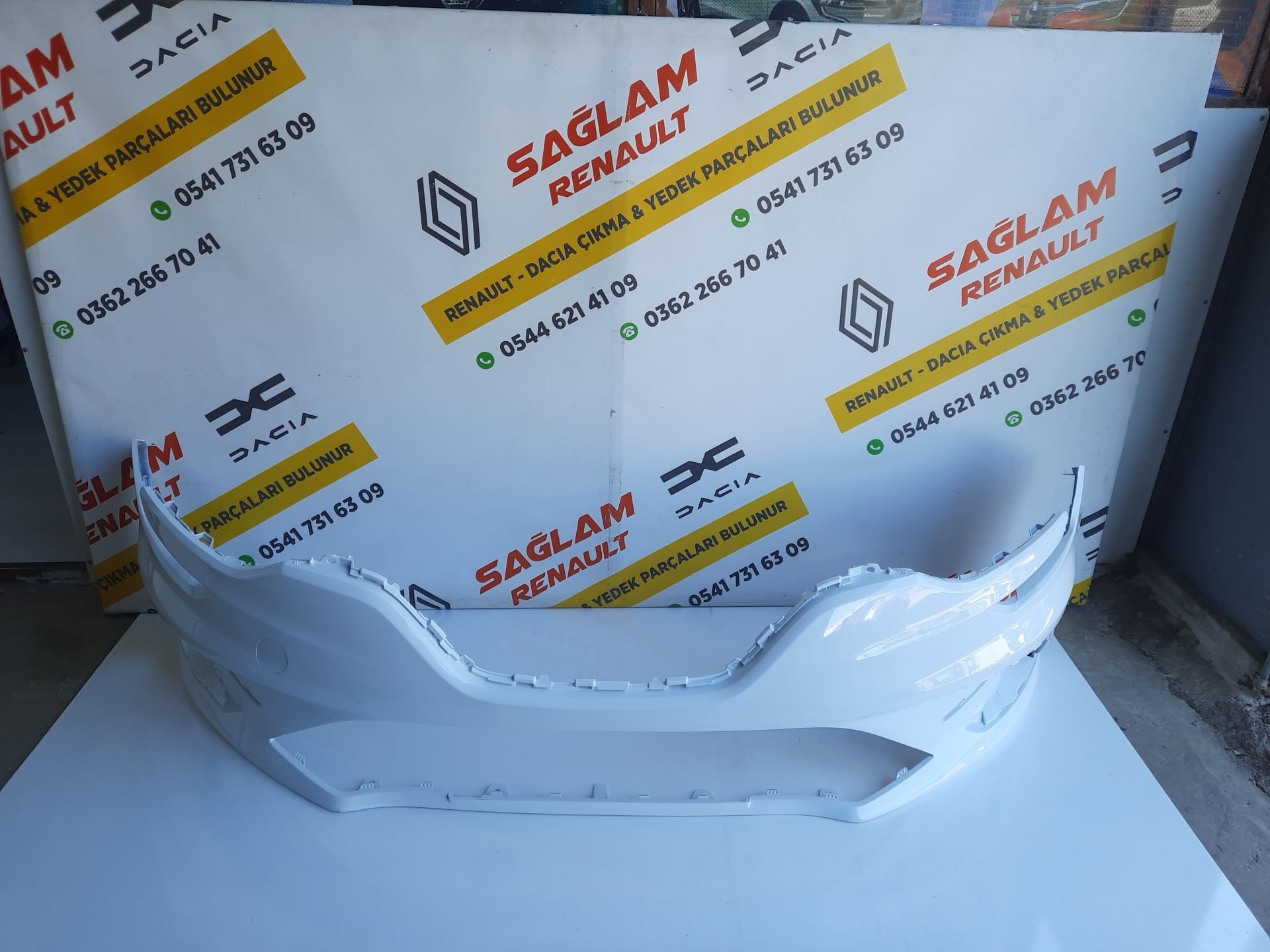Megane 4 Faz 2 20-24 Sıfır Ön Tampon Beyaz 601981009R 601980575R