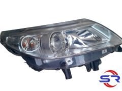 Latitude Orijinal Çıkma Sağ Far İçi Krom 260103966R