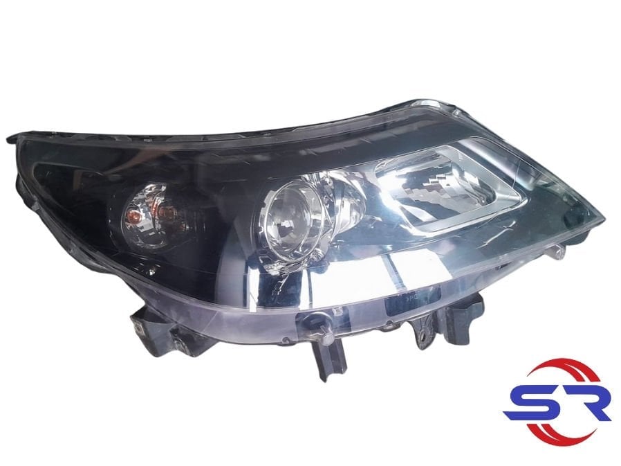 Latitude Orijinal Çıkma Sağ Far İçi Siyah 260103966R