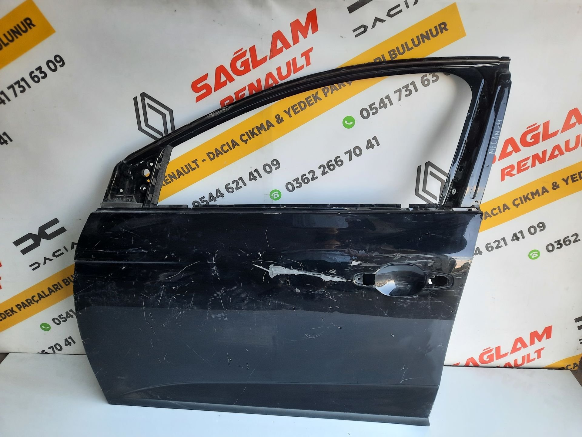 Megane 4 Orijinal Çıkma Sol Ön Kapı Siyah 806758481R 801010705R