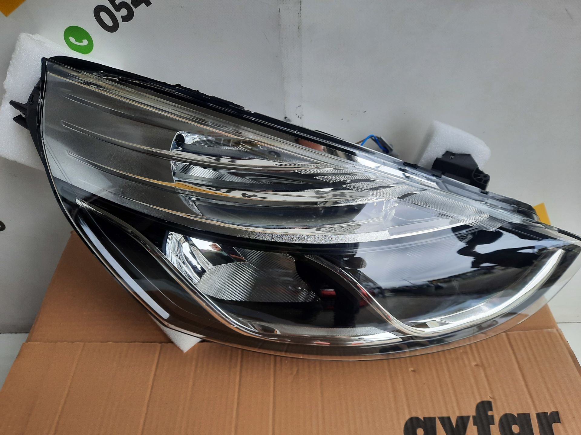 Clio 4 16-20 Sıfır İthal Sağ Far 260103421R 202320 Ayfar