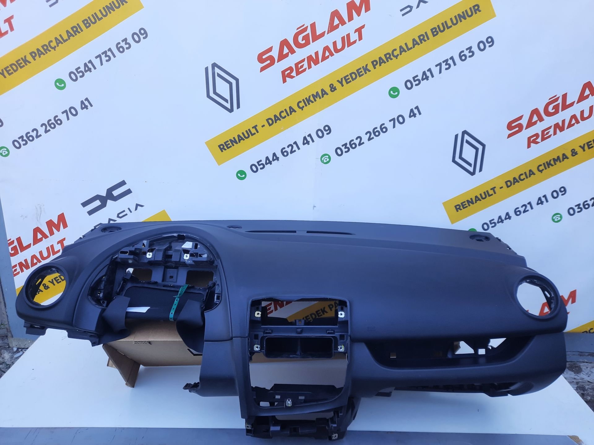 Clio 4 Orijinal Sıfır Ön Göğüs Torpido Komple Kutulu 682000184R
