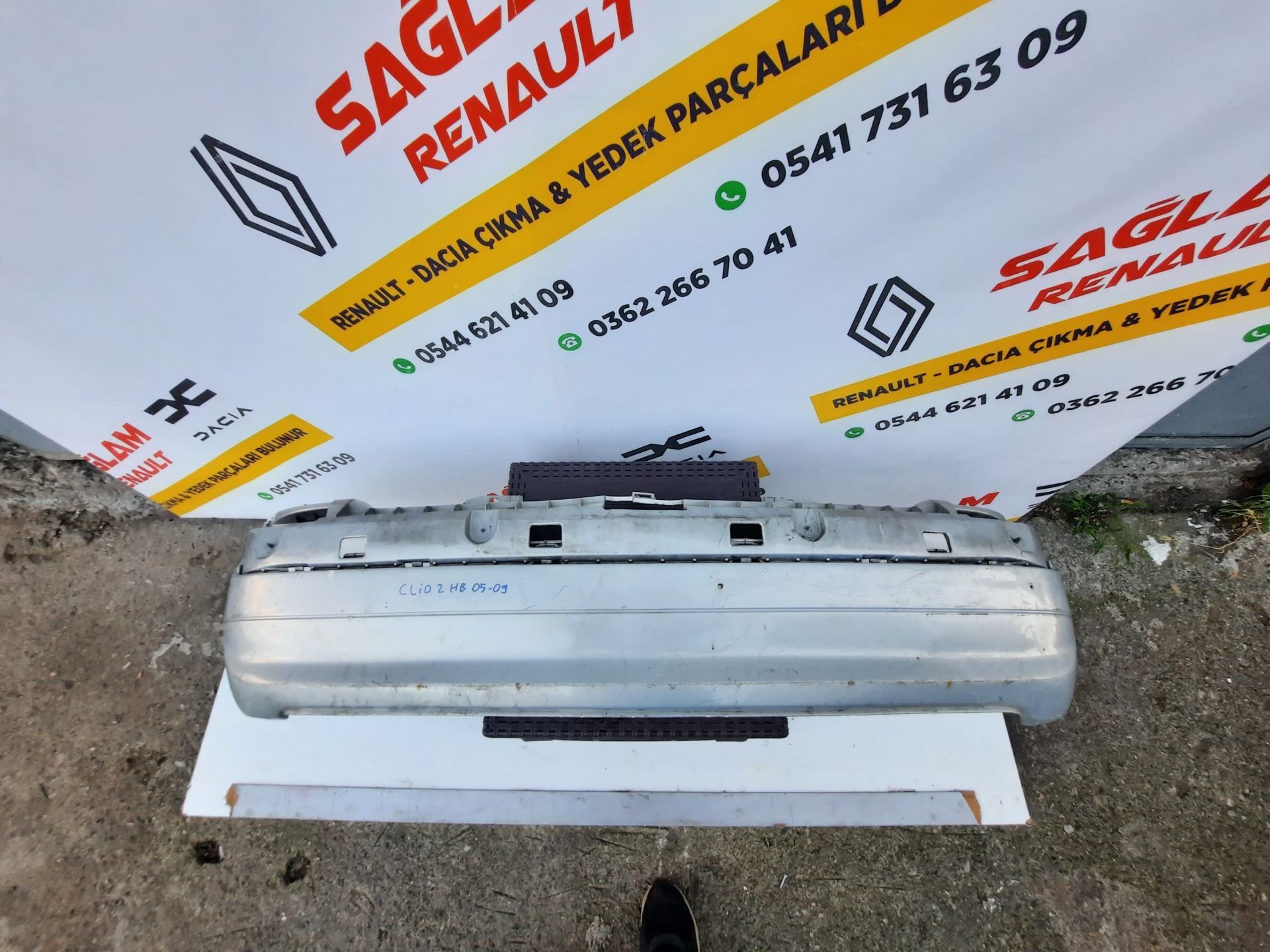 Clio 2 HB Orijinal Çıkma Arka Tampon 8200113970