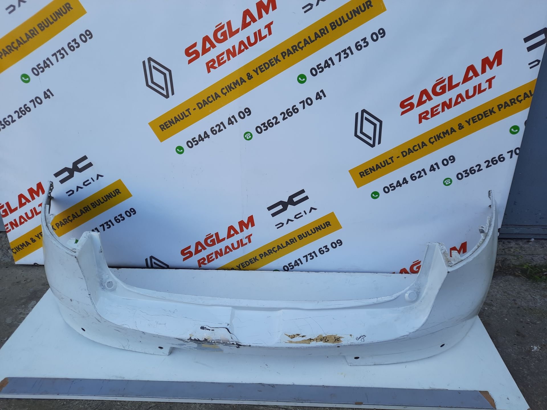 Megane 3 HB Orijinal Çıkma Arka Tampon﻿ 850220043R