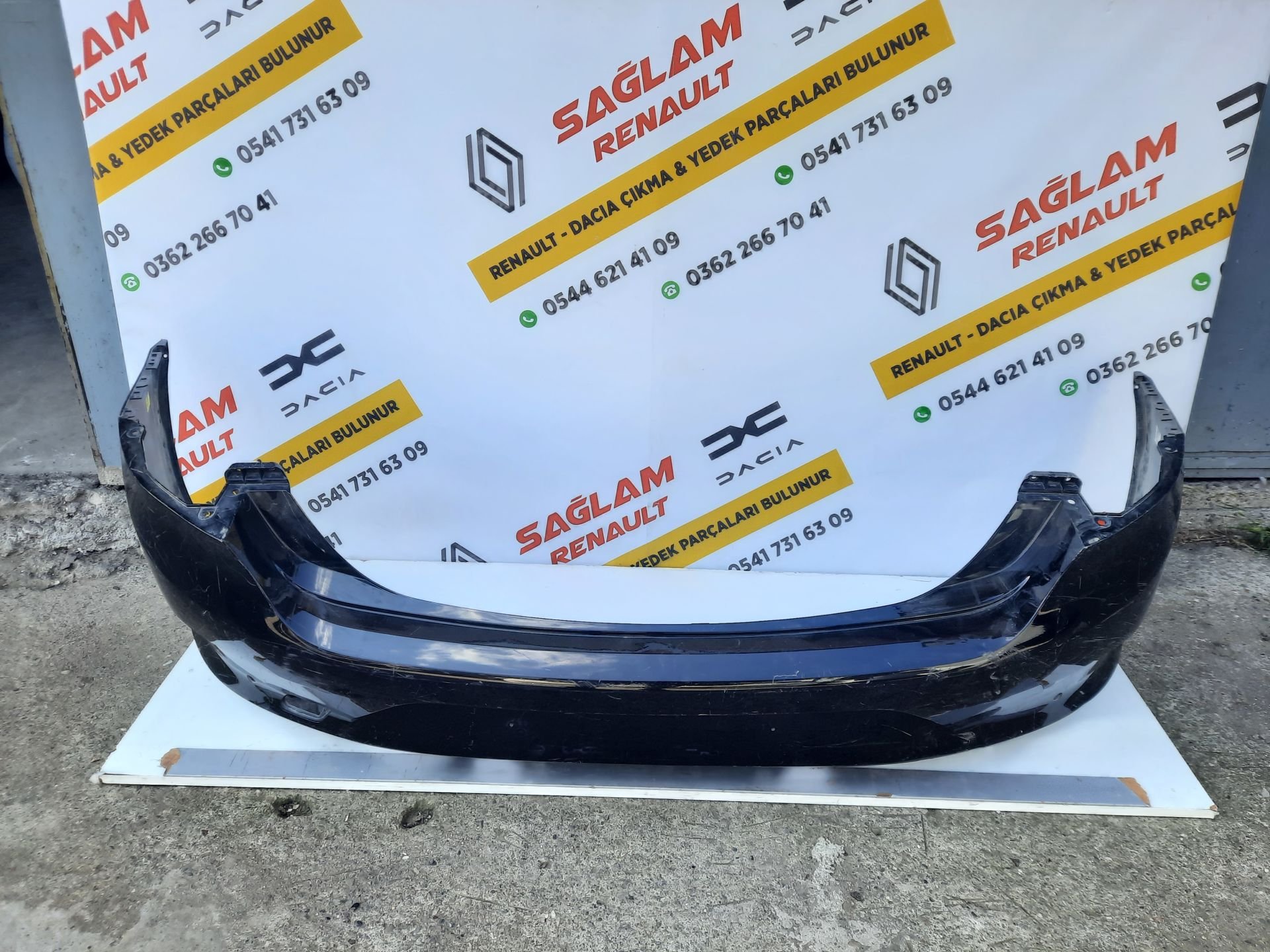 Megane 4 Sedan Orijinal Çıkma Arka Tampon﻿ Siyah 850228743R