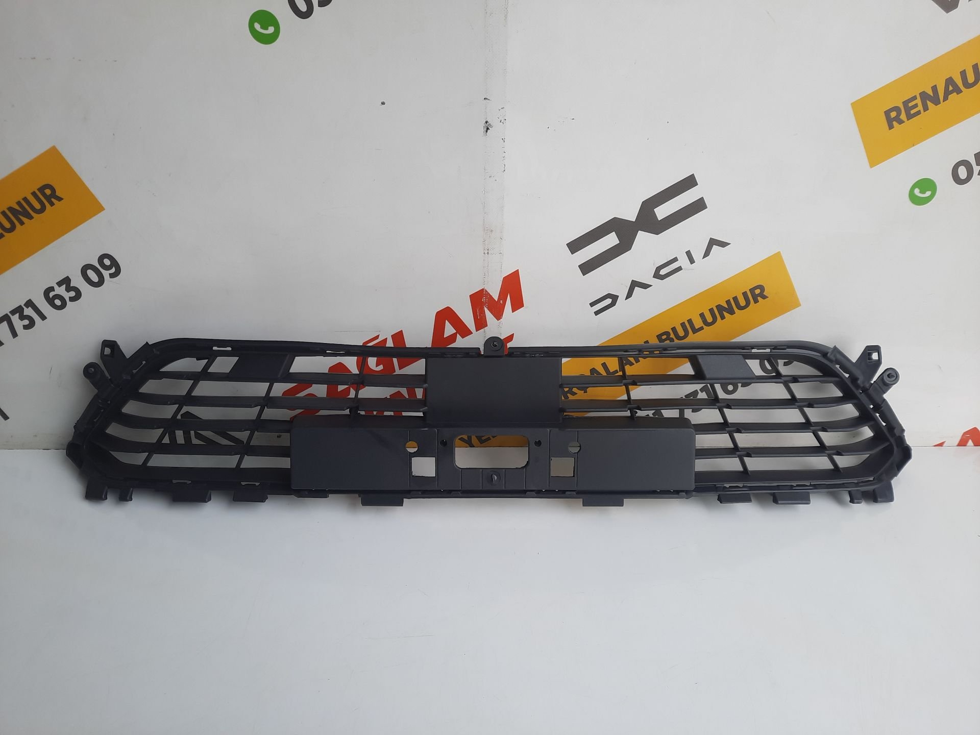 Clio 5.5 24-25 Sıfır İthal Orta Izgara 622549102R