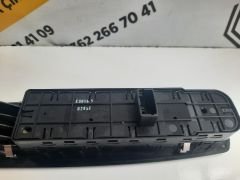 Megane 3 Orijinal Çıkma Cam Düğme Paneli Kasalı Tek Soket 809610016R