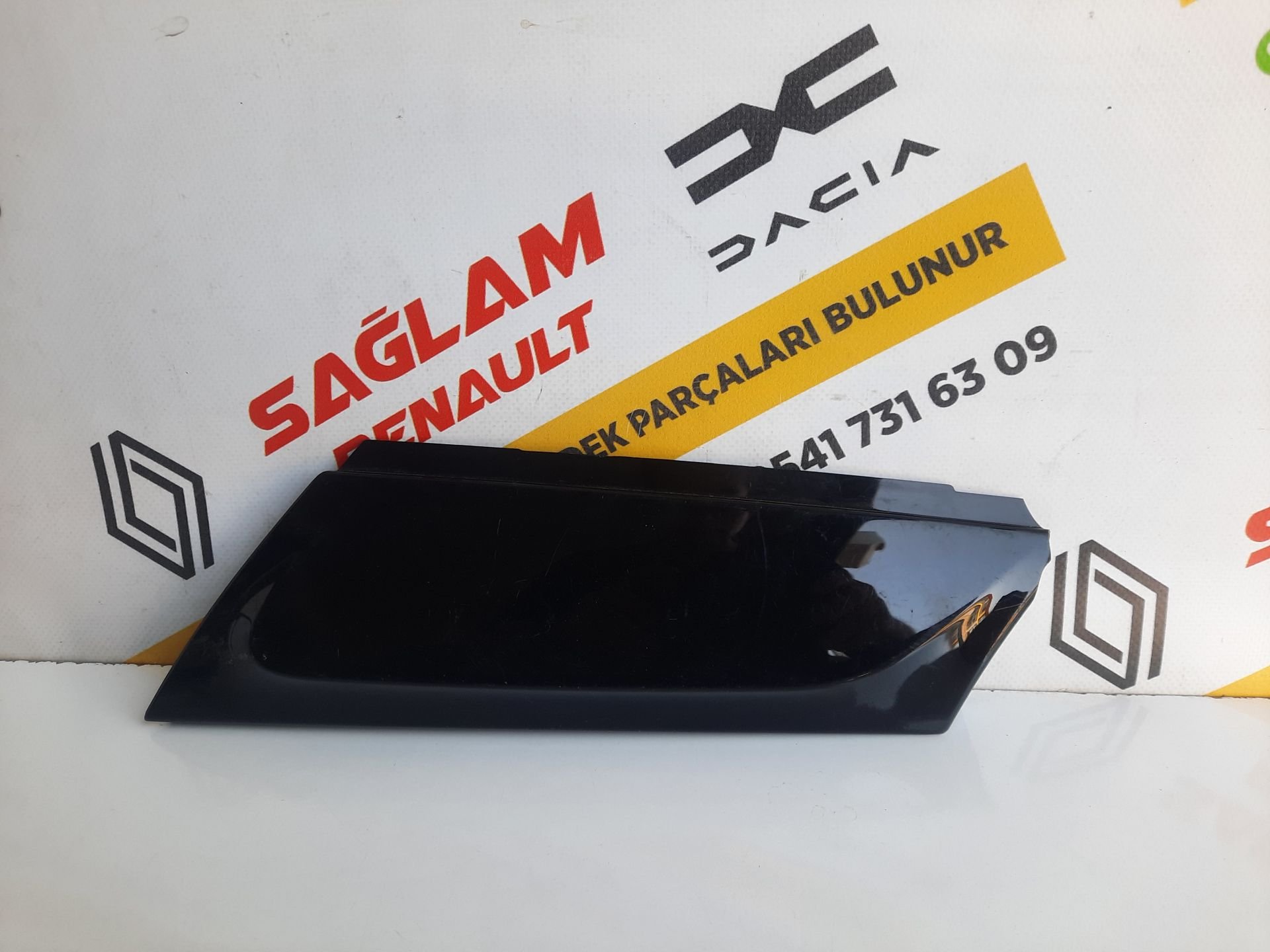 Clio 4 SW İthal Sıfır Arka Cam Deflektör Kapağı 098994A1