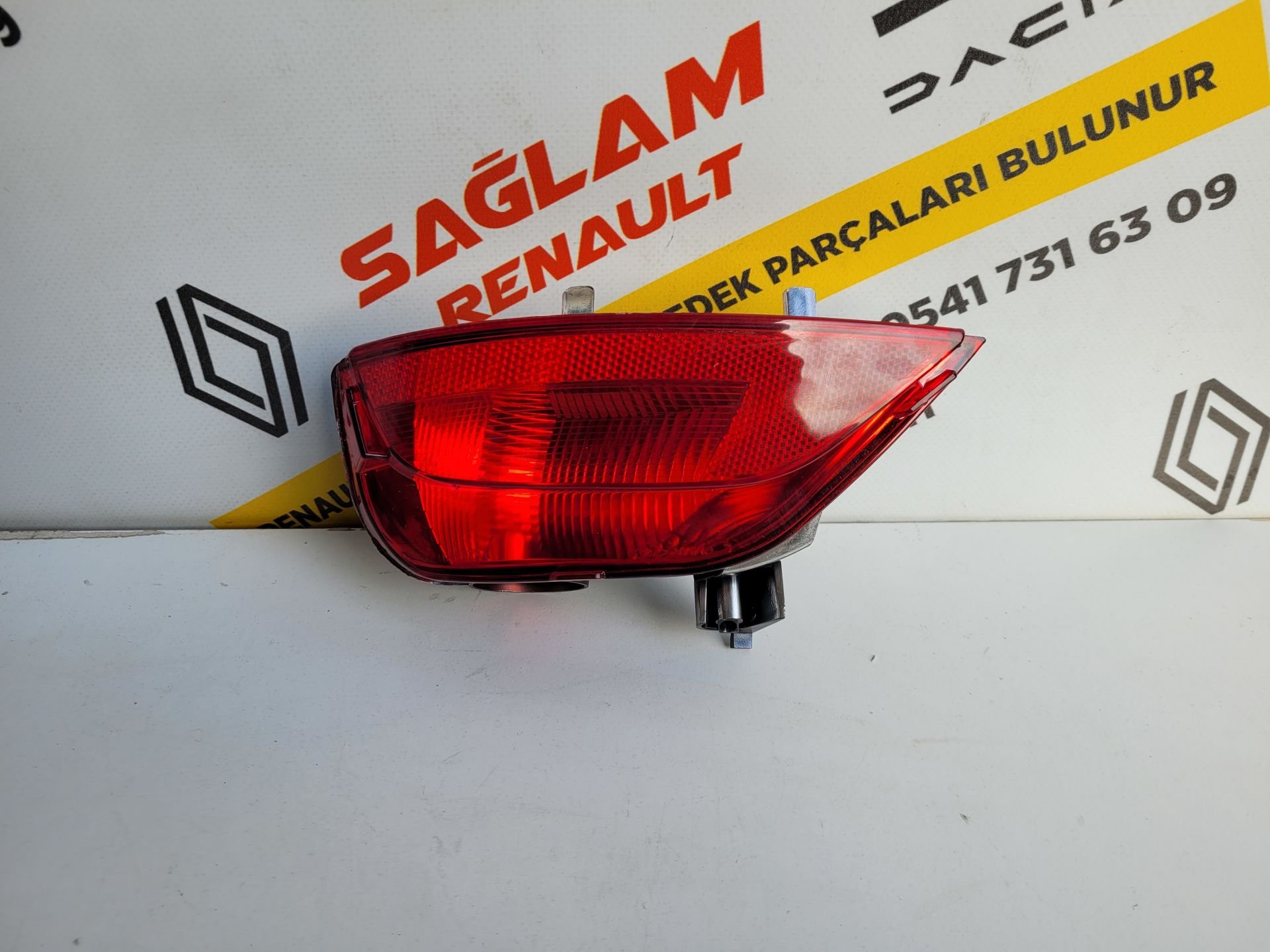 Megane 4 Sıfır Arka Tampon Reflektörü Sol 265855907R
