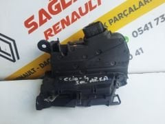 Clio 4 Orijinal Çıkma Sol Arka Kapı Kilidi 825011604R
