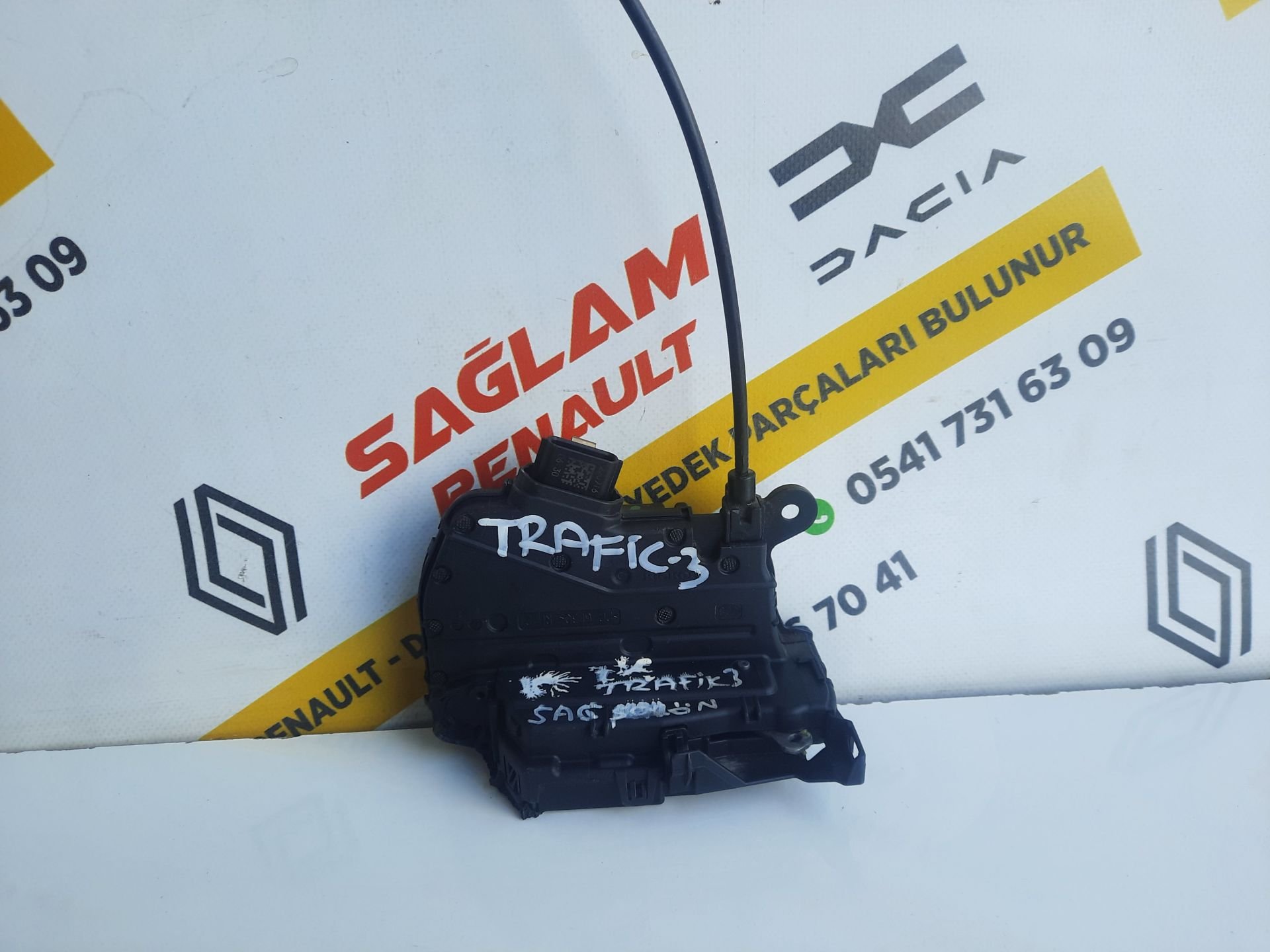 Trafic 3 Orijinal Çıkma Sağ Ön Kapı Kilidi 805027088R