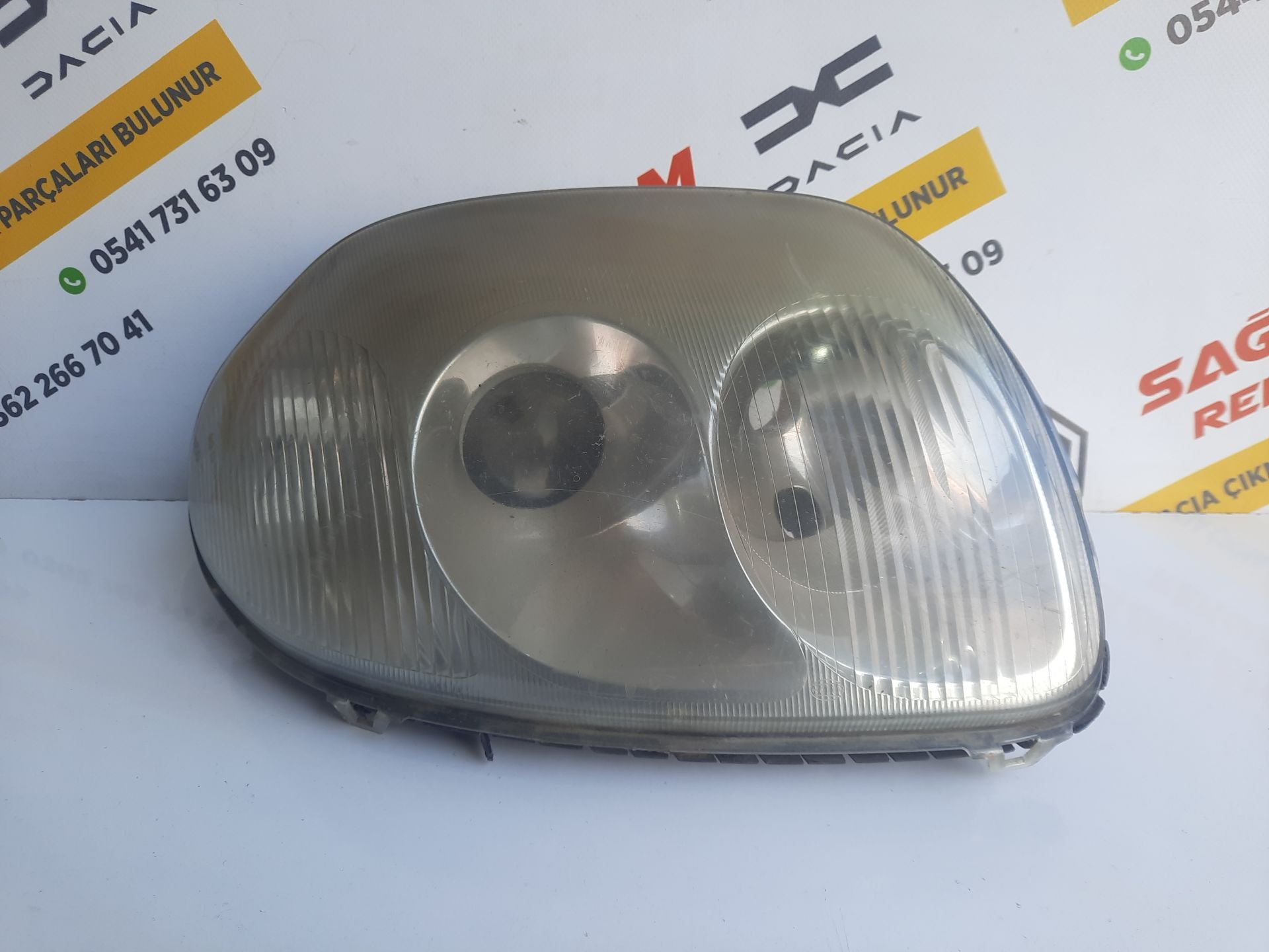 Clio 2 Orijinal Çıkma Sağ Far 1998-2002 7701045175 15702600