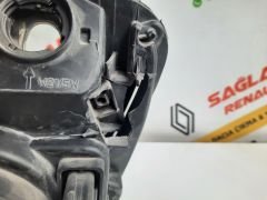 Duster 1  Orijinal Çıkma Sağ Far 2013-2017 İçi Siyah Nikelajlı 260100156R