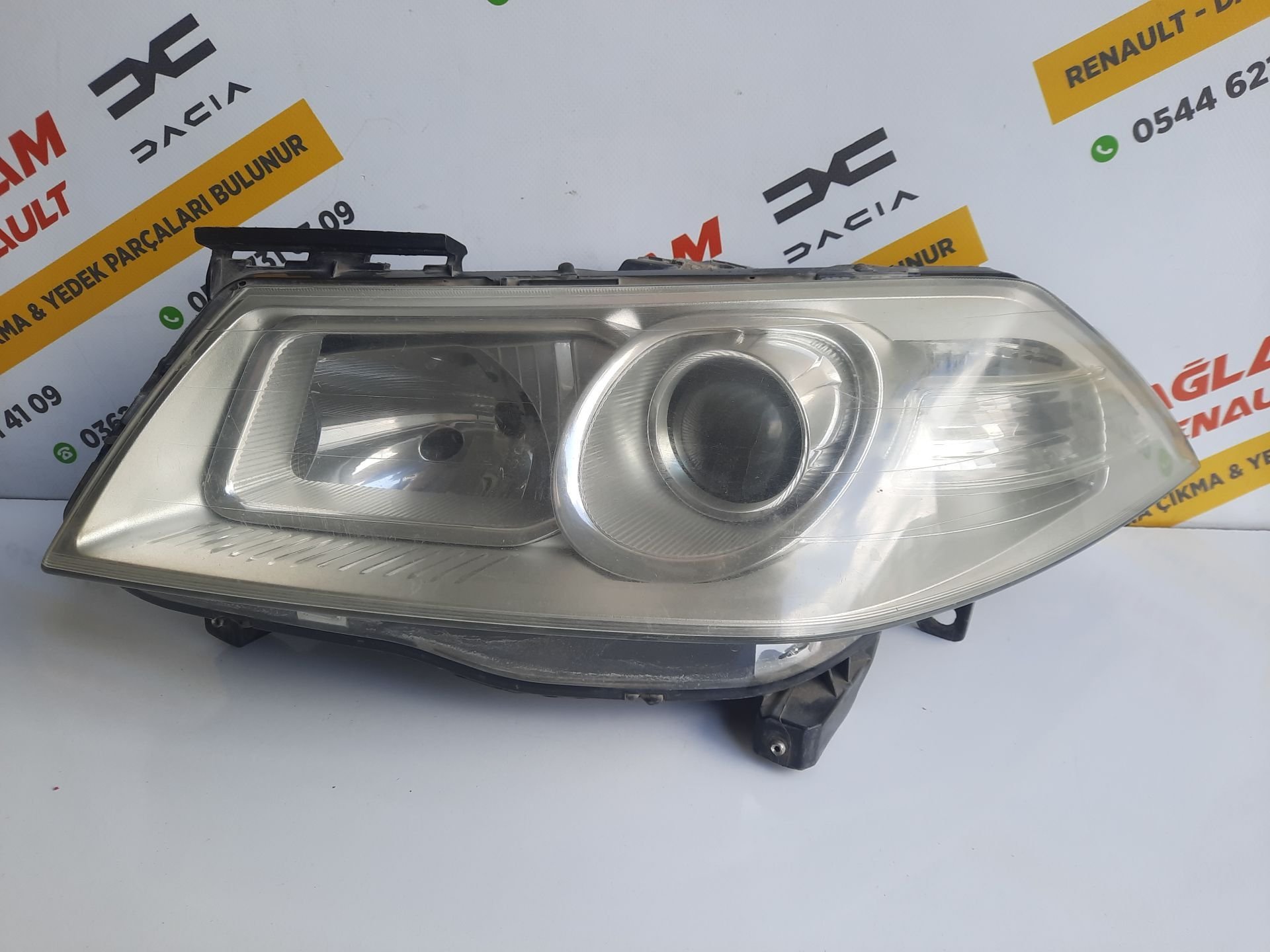 Megane 2 2007-2009 Orijinal Çıkma Mercekli Sol Far İçi Beyaz 7701063218