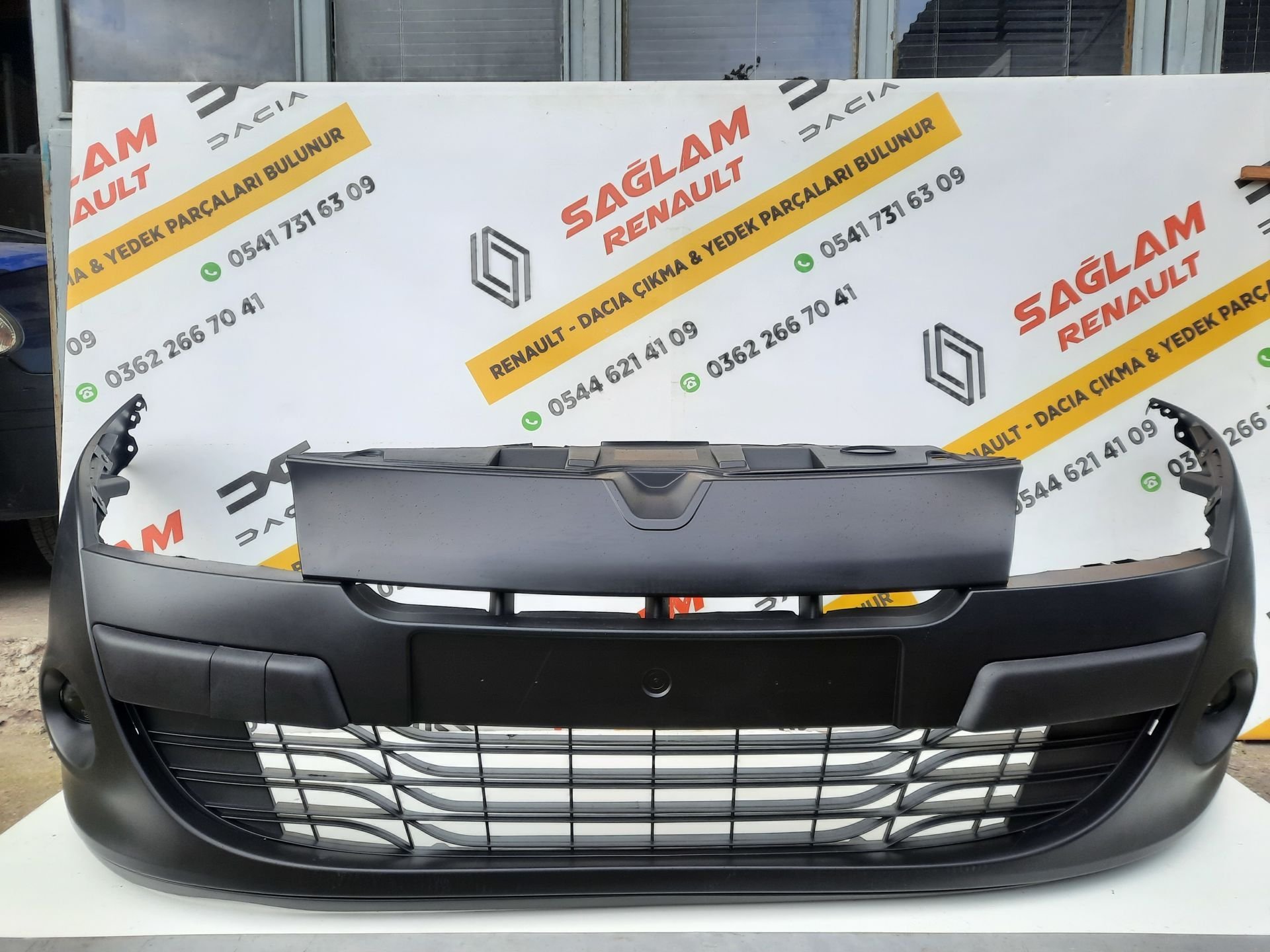 Megane 3 2010-2011 Sıfır Dolu Ön Tampon 8671095678 620220035R 620225628R