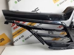 Megane 4 2016-2024 Orijinal Çıkma Ön Panjur 622562805R 622567680R