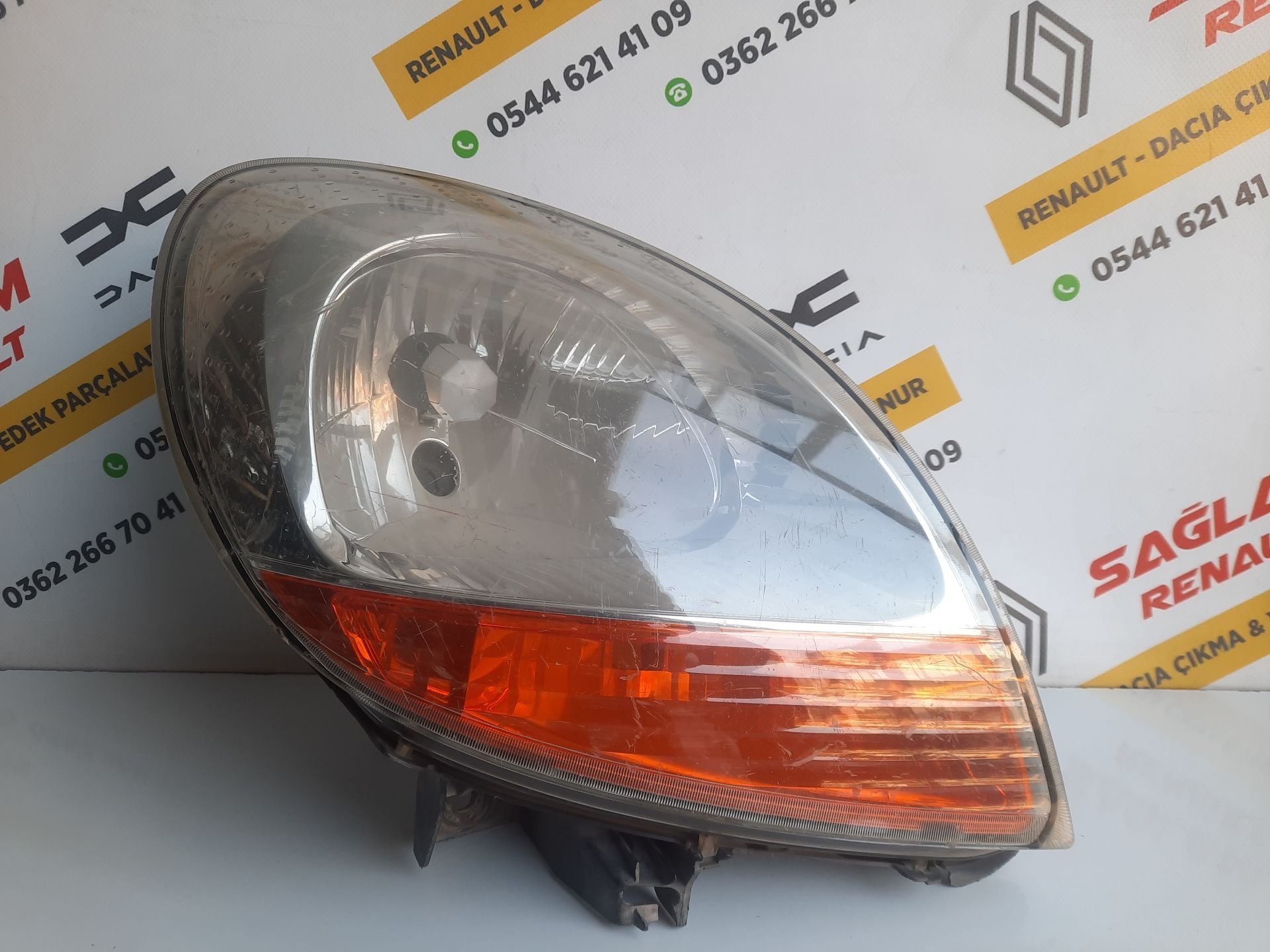 Kangoo 2 2003-2005 Orijinal Çıkma Sağ Far 8200150617 - Valeo