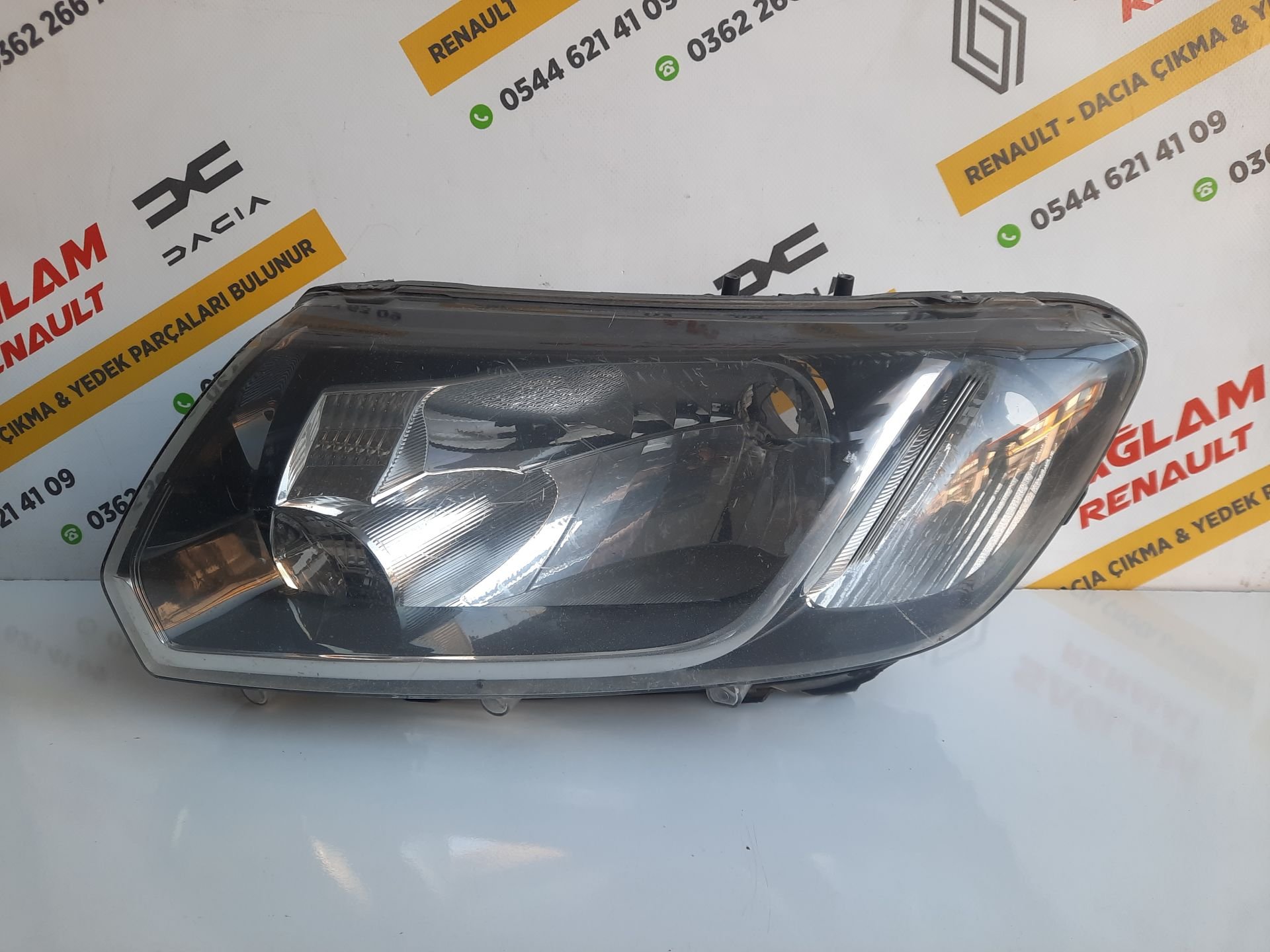 Logan MCV Sandero Orijinal Çıkma Sağ Far Kasası Kırık 260105344R