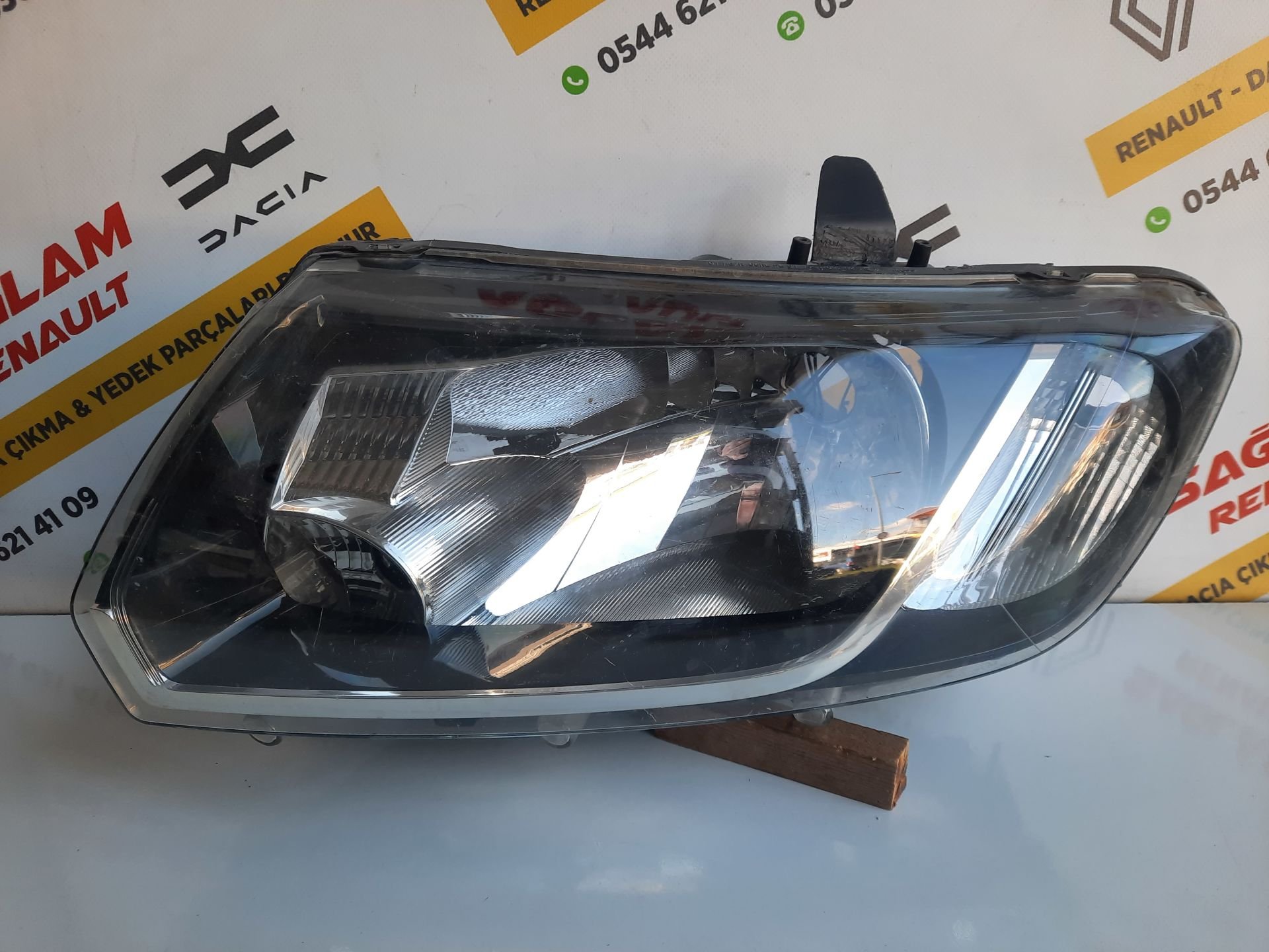 Logan MCV Sandero 2013-2016 Orijinal Çıkma Sol Far 260601236R 260605312R