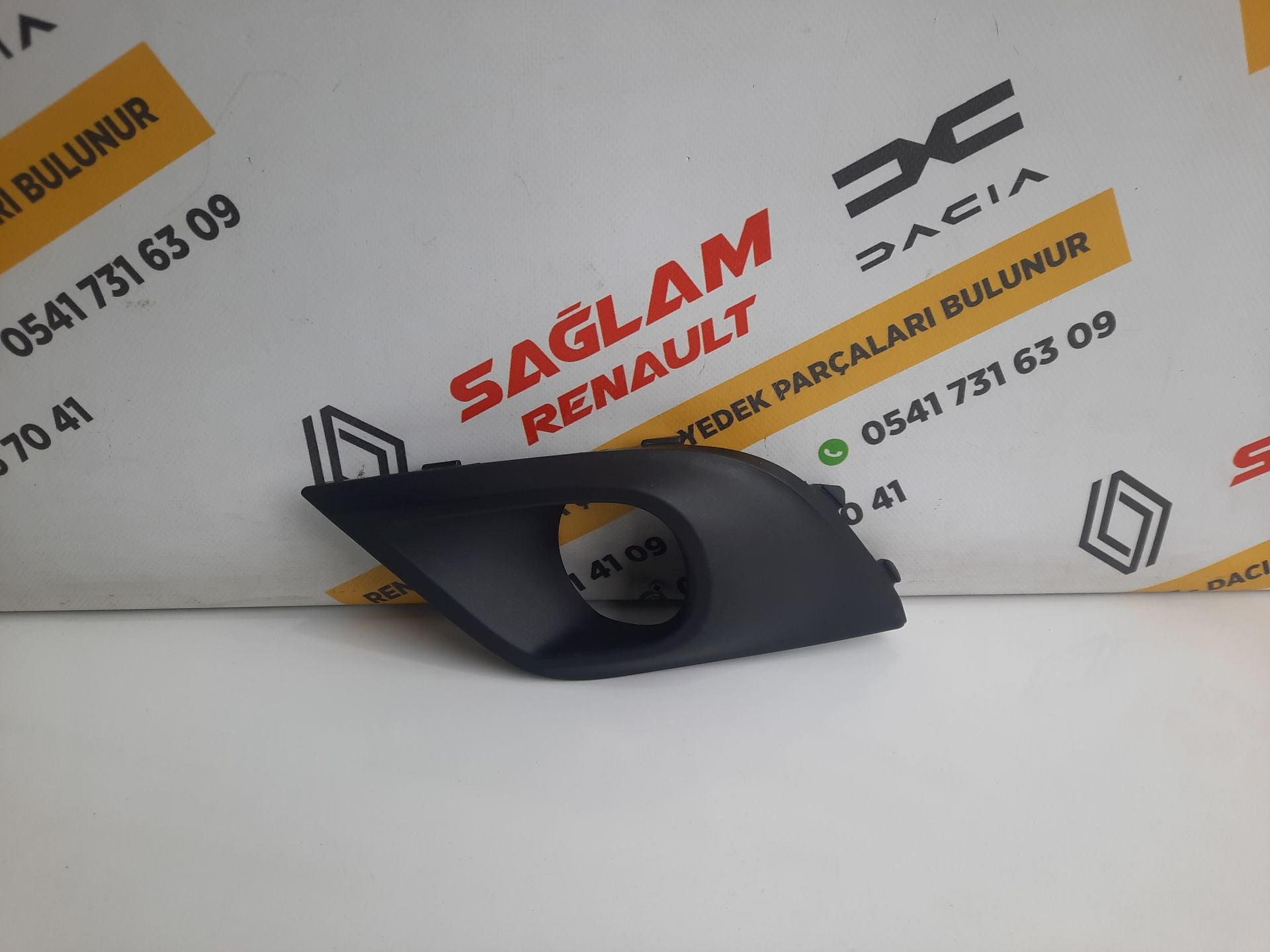 Clio 4 HB SW 17-20 Orijinal Çıkma Sis Delikli Sis Farı Çerçevesi Sis Kapağı Sol 261A34190R